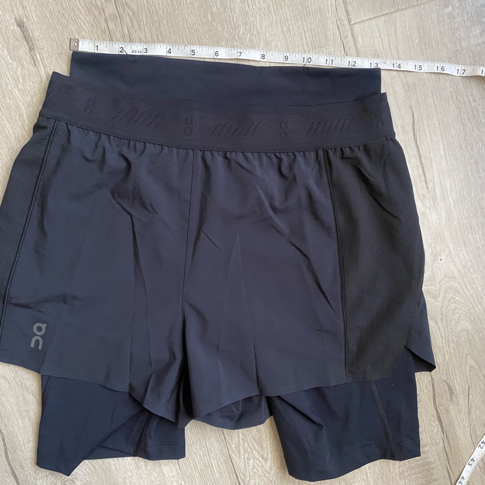 On Cloud On Running Active Shorts Size Small - image 8